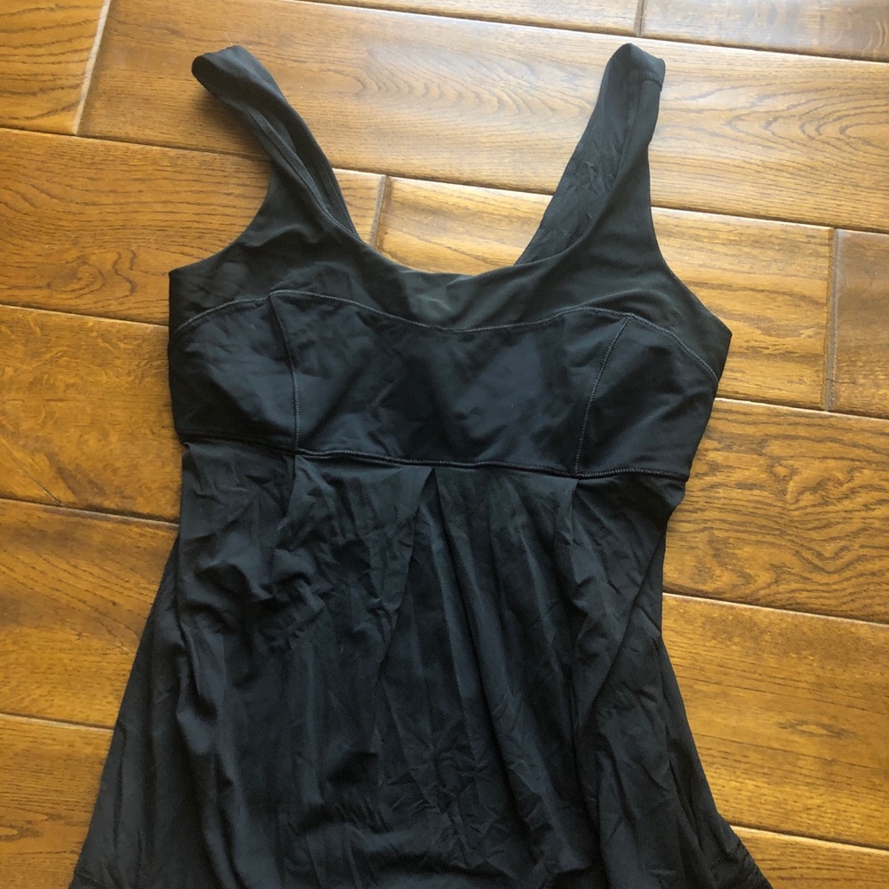 lululemon black tank top